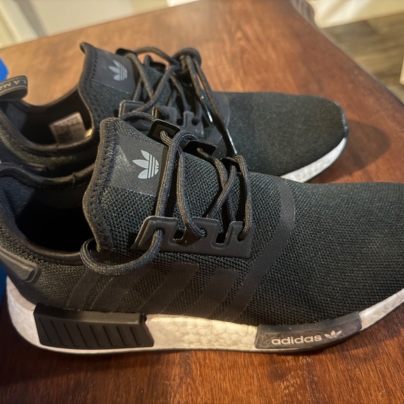Adidas NMD R1 shoes Men 7/Women 8.5 main image 8